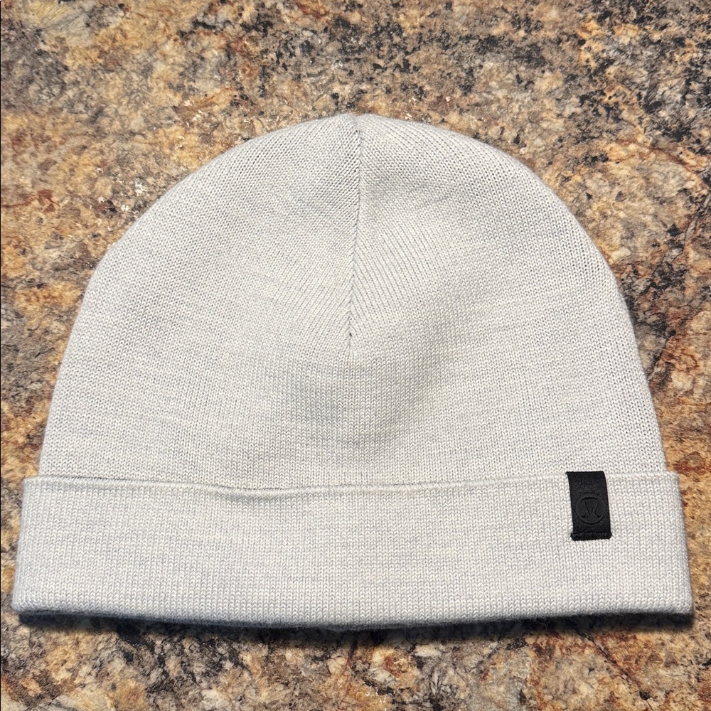 Lululemon Alpine Air Beanie in Gray